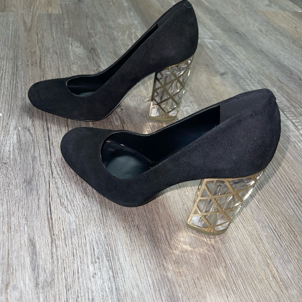 Karl Lagerfeld Black Suede Pump with Gold Lattice Block Heel size 7.5